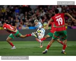 妻子祝贺塞鸟：无比骄傲，你就像一道光照亮了我们全家的生活